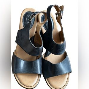 Size 10 BOC black sandals